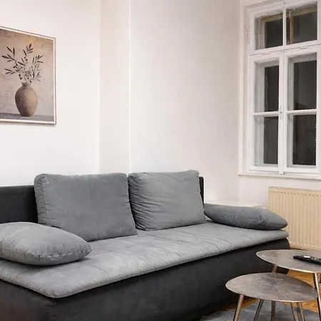 Donau Hauptplatz Haven, 2 Mins To The River Apartment Linz