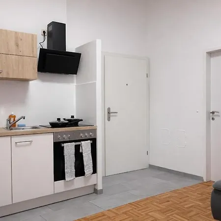 Donau Hauptplatz Haven, 2 Mins To The River Apartment Linz